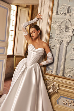 Fiorella Wedding Dress by Oksana Mukha