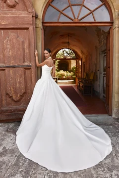 Eloise Wedding Dress by Oksana Mukha