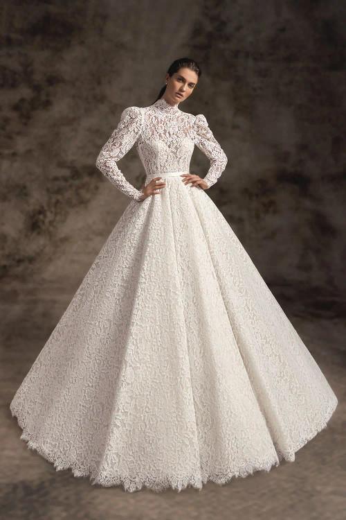 VINTAGE Lace Ballgown Wedding Dress by Wona Concept