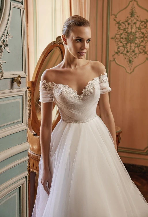 Narissa Wedding Gown By Daria Karlozi by Pollardi Bridal 