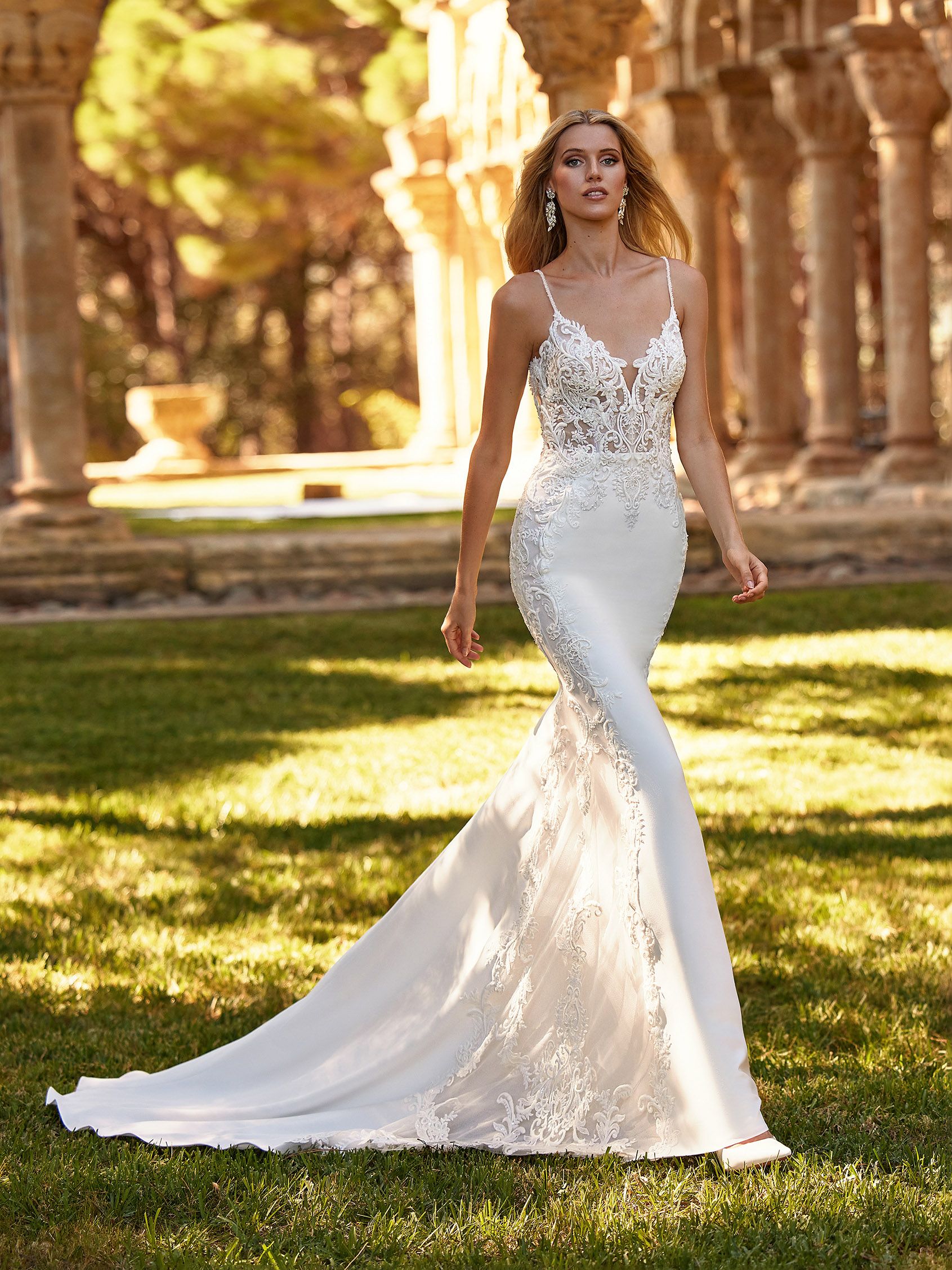 Tight fishtail hot sale wedding dresses