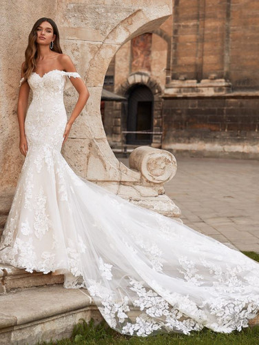 Oakley Wedding Gown H1466 by Moonlight Bridal | Buy Online Mermaid ...