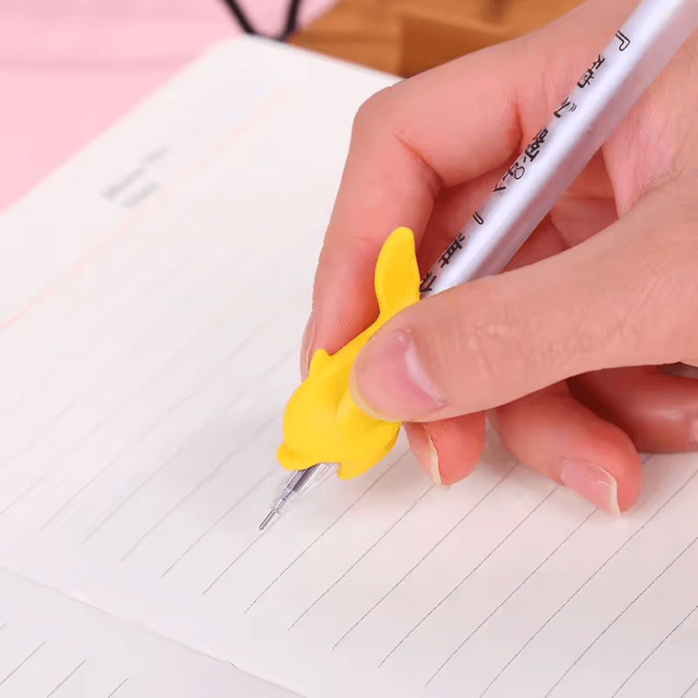 Make writing a fun and comfortable activity with the Fish Mini Pencil Grip – your new best friend for perfecting that pencil hold!