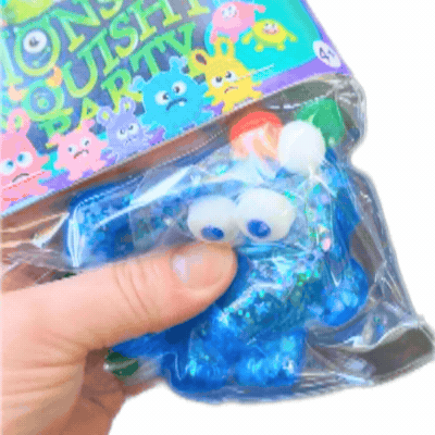 Squeeze, squish and fidget with the adorable Squeeze Sugar Monster. Filled with colourful pom poms and glitter for satisfying sensory fun and stress relief.