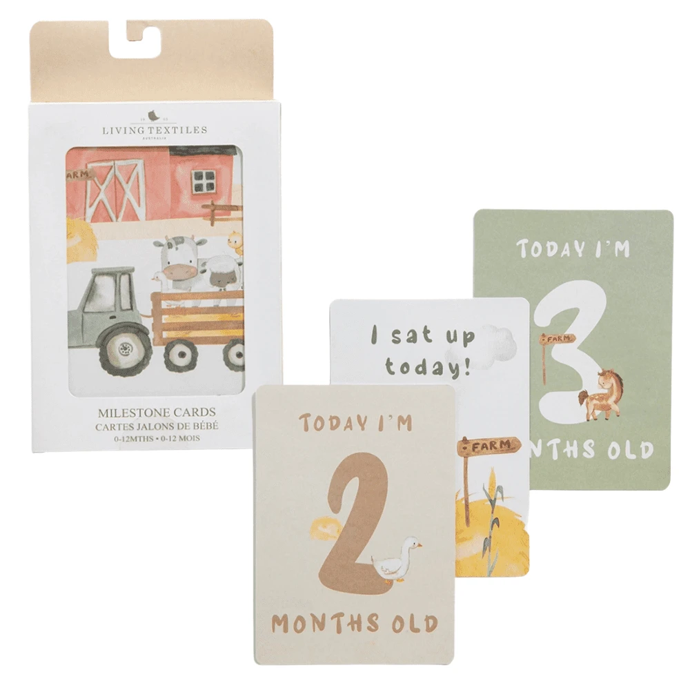 Capture baby's first year with the Milestone Cards – Tractor Ride. This sweet farm-themed set includes 13 double-sided cards, giving you 26 adorable milestone photo opportunities from birth through to 12 months.