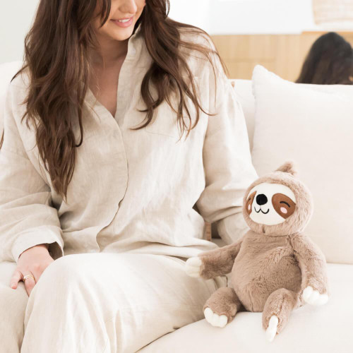 Introducing Toasty Hugs Sammy Sloth, part of the delightful range of Toasty Hugs plush friends that are here to bring warmth, comfort, and soothing relaxation to your day.