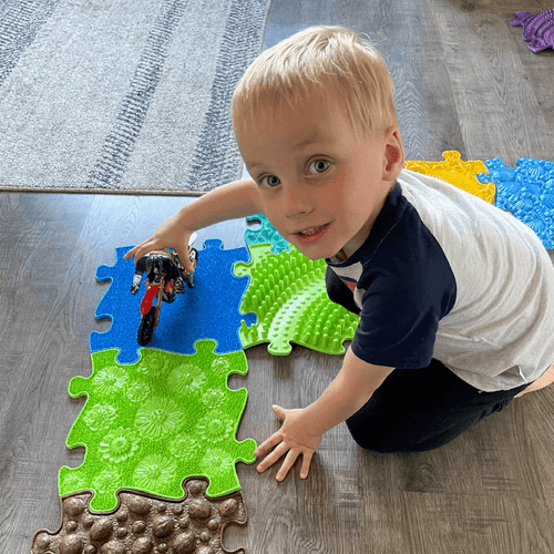 Muffik Ocean Sensory Playmat Set is an 11 piece colourful playset for your little adventurer in beautiful shades of green, blue and turquoise!