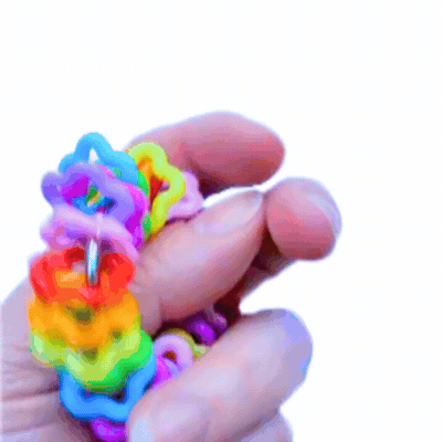 Dinky Things XL Fidgets - Starry Swirl is a bigger, chunkier version of our original Starry Swirl with colourful star-shaped rings, smooth movement and satisfying fidget fun.