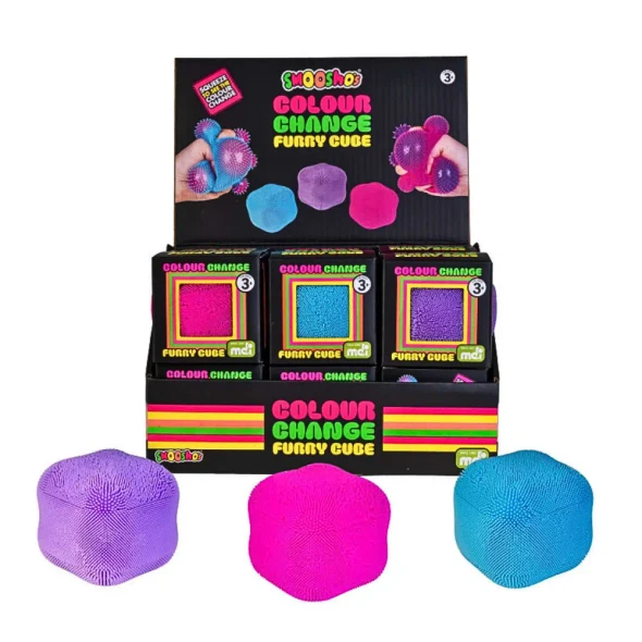 Squish, squeeze and watch the colours change! Smoosho's Colour Change Furry Cube features a soft spiky texture and satisfying squishy centre for tactile sensory fun.