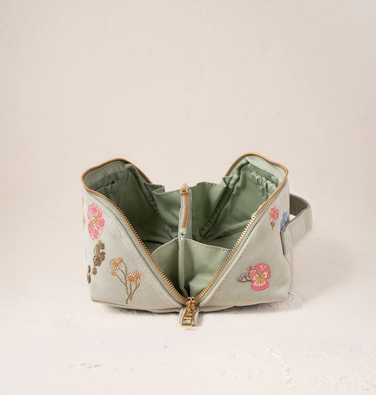 【Elizabeth Scarlett】Lotus Velvet メイクアップバッグ Lotus Mini Pouch – Elizabeth Scarlett