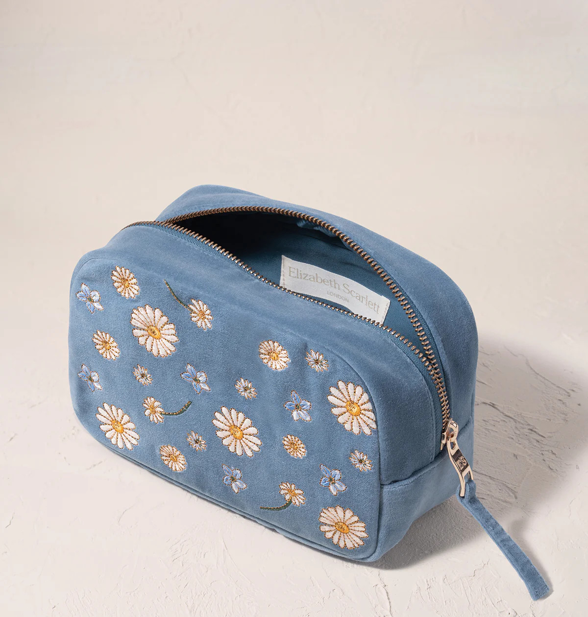 Elizabeth Denim Makeup/Pencil Pouch DIY a pencil case and makeup bag from old jeans. | Tutorial  main image 2