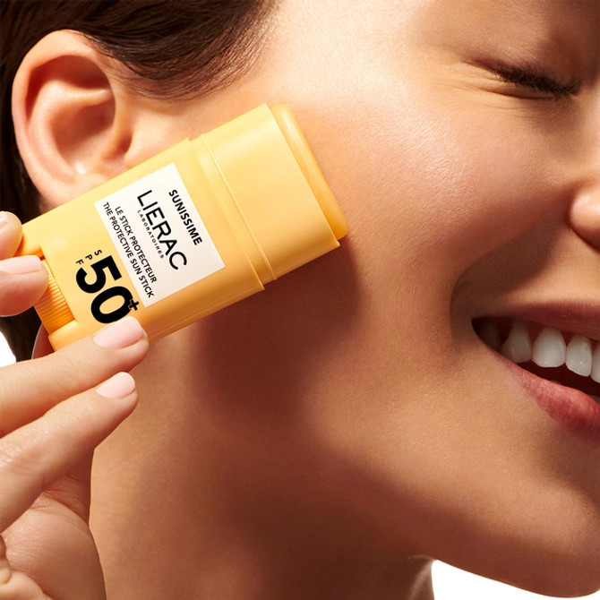 LIERAC SUNISSIME The Sun Protective Stick SPF50+ 10gr