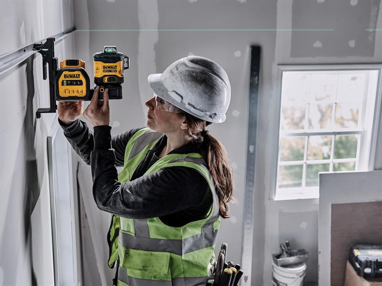 DeWALT DCE089D1G18 3 x 360 ¬¨‚àû Green Multi-Line Laser 12-18V 1 x 2.0Ah Li-ion