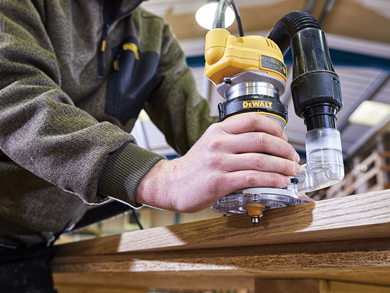 DeWALT D26200 1/4in Compact Fixed Base Router 900W 240V
