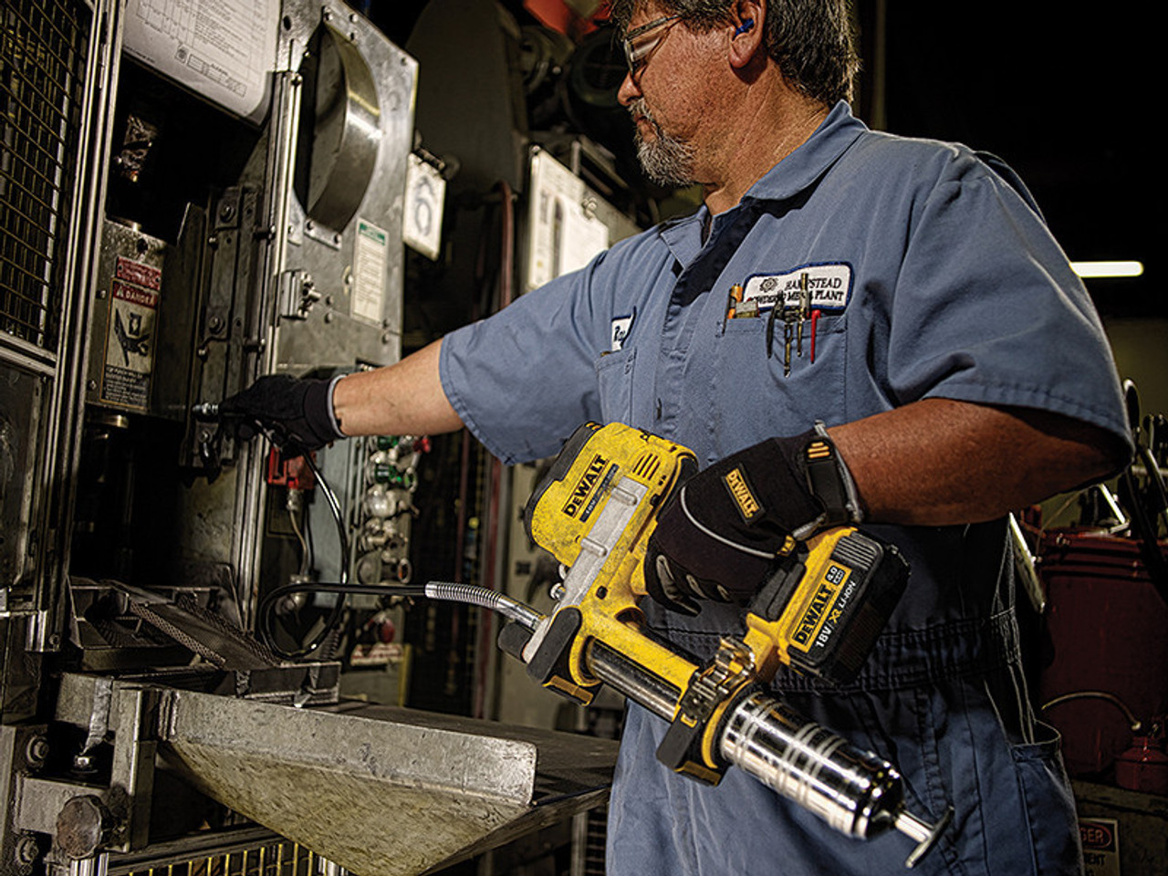DeWALT DCGG571M1 Cordless XR Grease Gun 18V 1 x 4.0Ah Li-ion