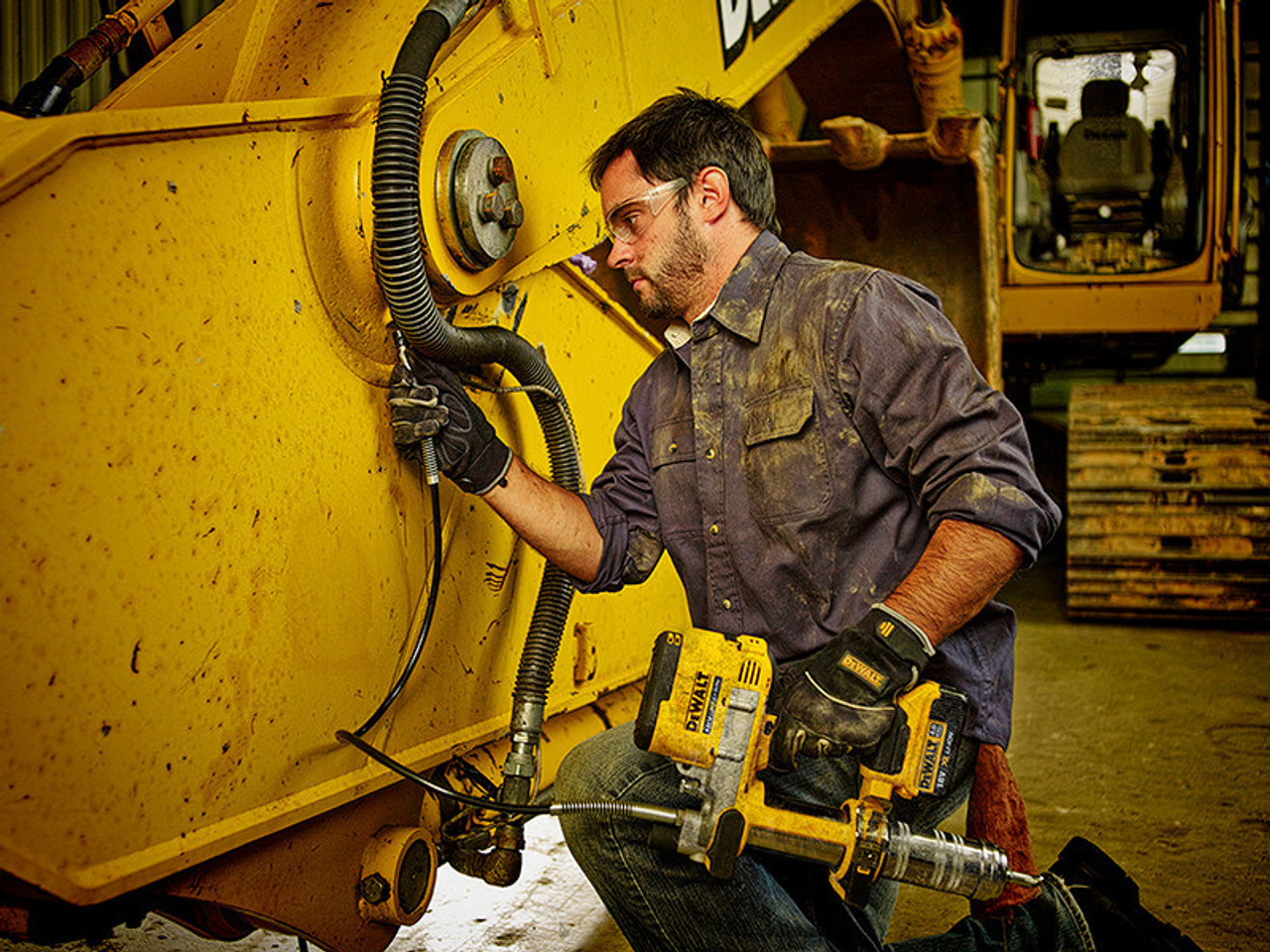 DeWALT DCGG571M1 Cordless XR Grease Gun 18V 1 x 4.0Ah Li-ion