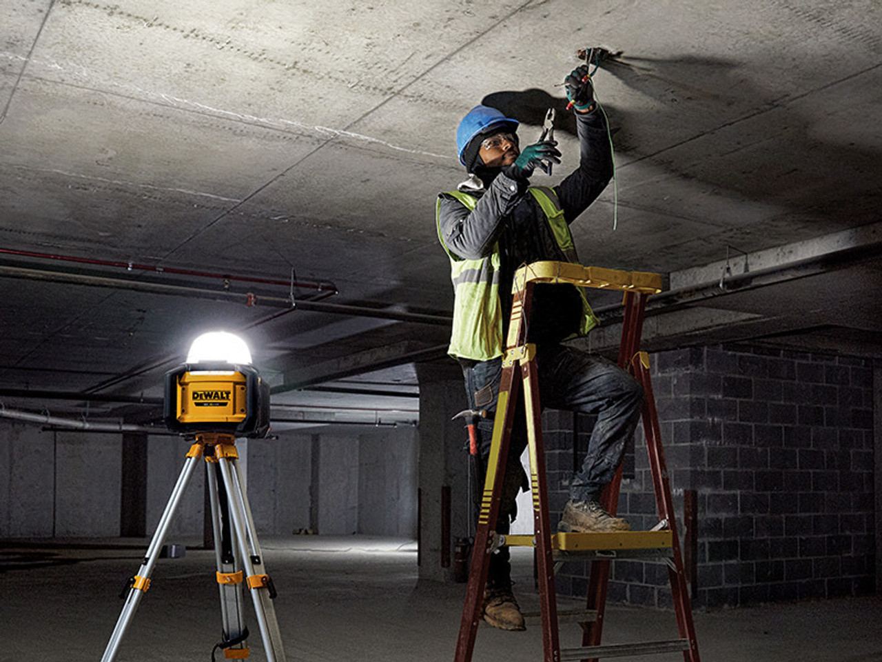 DeWALT DCL074 XR Tool Connect Area Light 18V Bare Unit