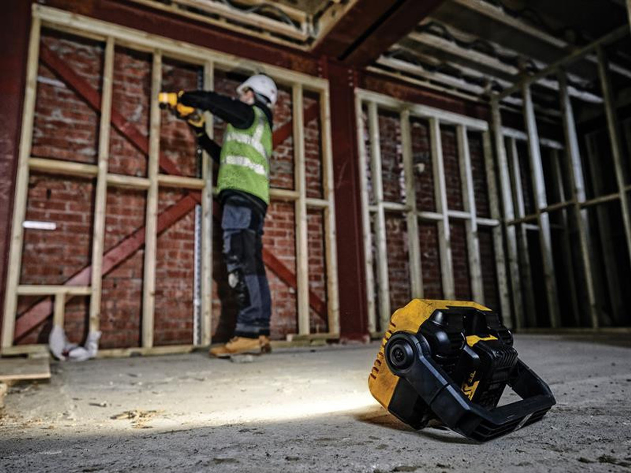 DeWALT DCL077 Compact Task Light 12/18V Bare Unit