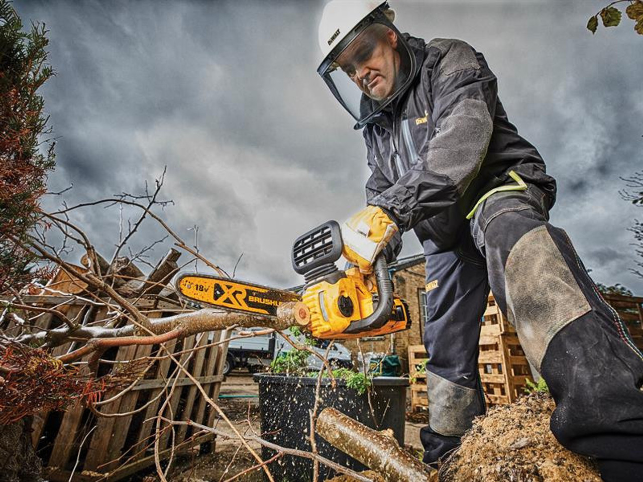 DeWALT DCM565N XR Brushless Chainsaw 18V