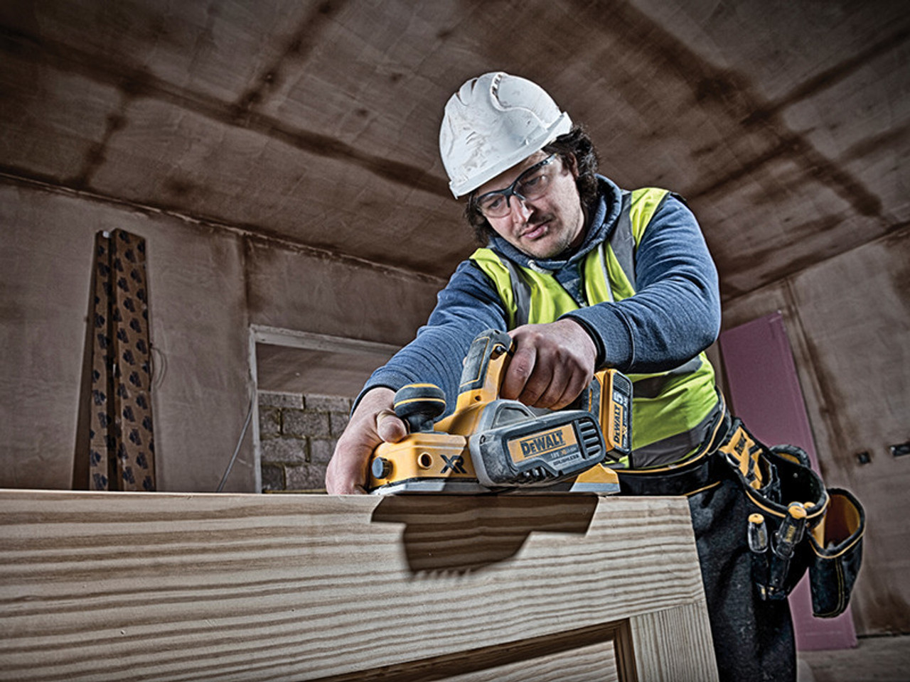 DeWALT DCP580P2 XR Brushless Planer 18V 2 x 5.0Ah Li-ion
