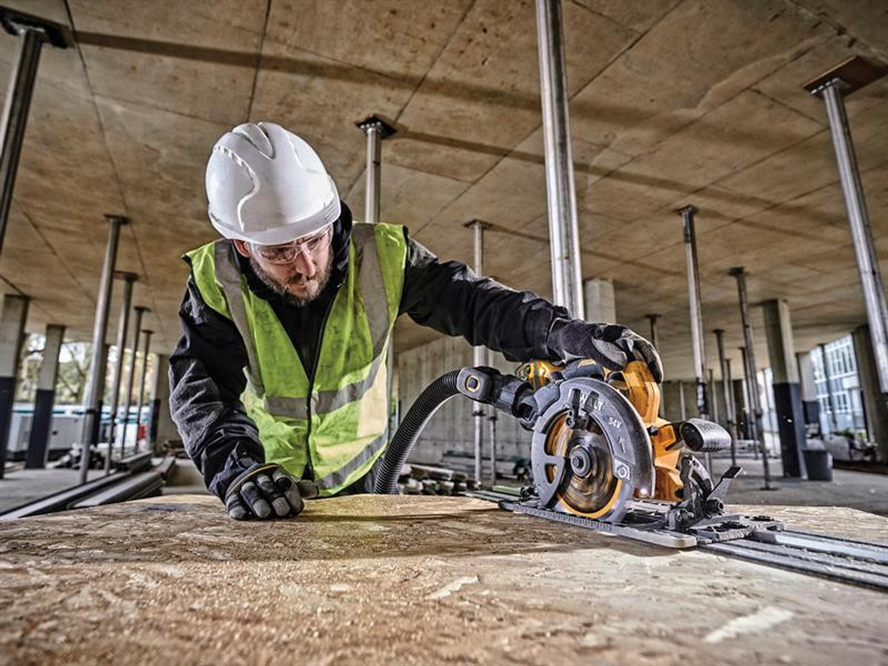 DeWALT DCS579T2 XR FlexVolt Circular Saw 190mm 54V 2 x 6.0Ah Li-ion