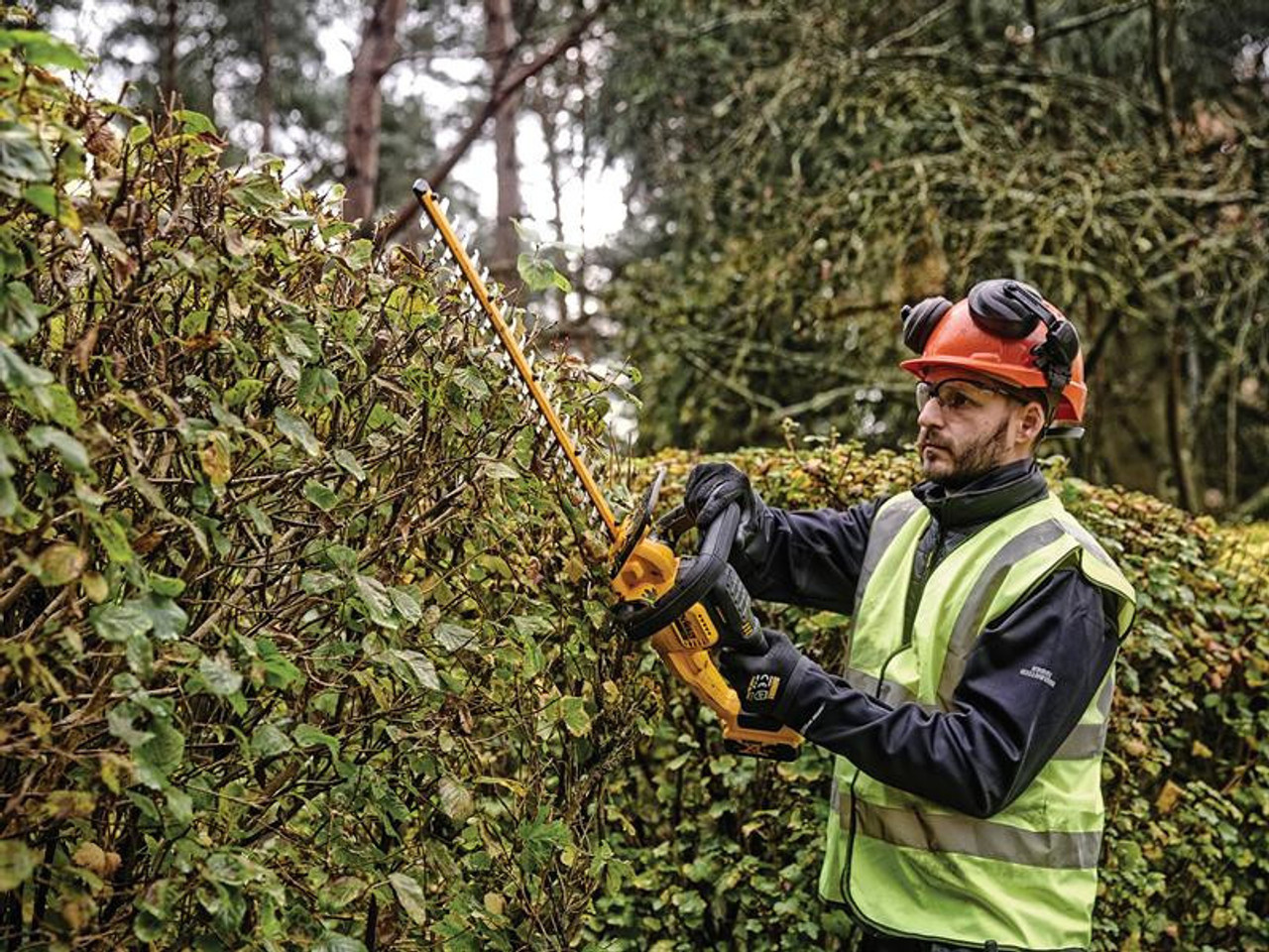 DeWALT DCMHT563N XR Hedge Trimmer 18V Bare Unit
