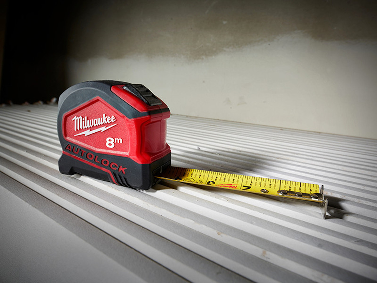 Milwaukee Hand Tools Autolock Tape Measure 8m (Width 25mm) (Metric only)