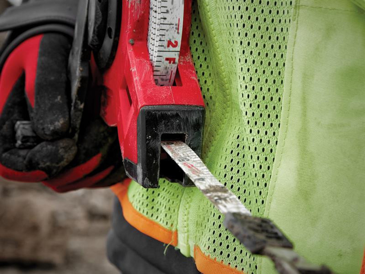 Milwaukee Hand Tools Fibreglass Open Long Tape 60m/200ft (Width 13mm)