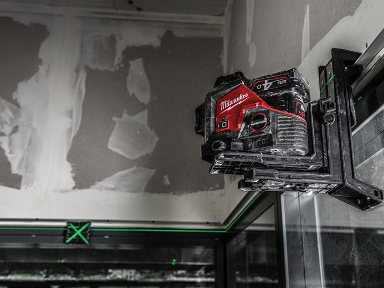 Milwaukee Power Tools M12 3PL-0C Green 360¬¨‚àû 3 Plane Laser 12V Bare Unit