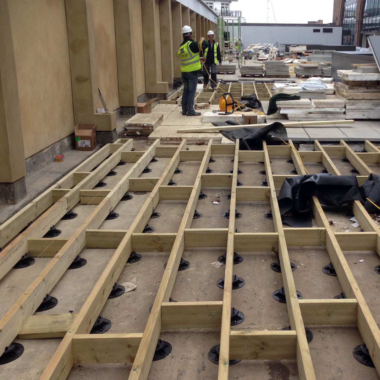 Wallbarn Universal Pedestal for paving and decking