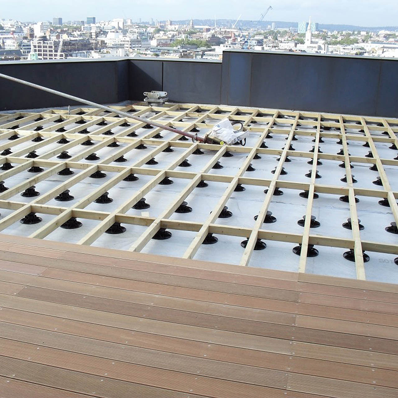 Wallbarn Universal Pedestal for paving and decking