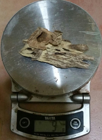 Agarwood/Aloeswood Oud chips, Trat 9 grams for display