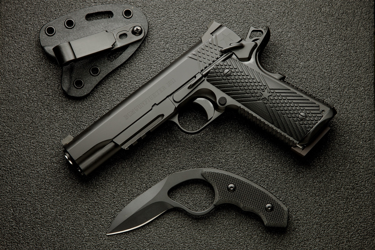 Colonel Blade Low Vz - Black