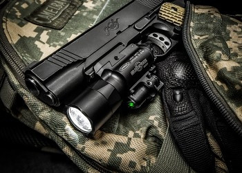 SureFire X400 Ultra LED Weapon Light w/ Green Laser - Black