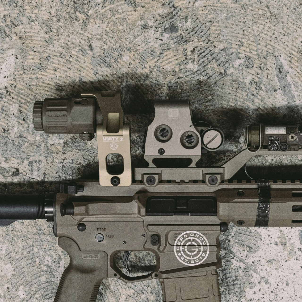 超お値打ち 実物UnityTactical Aimpoint Magnifier Mount