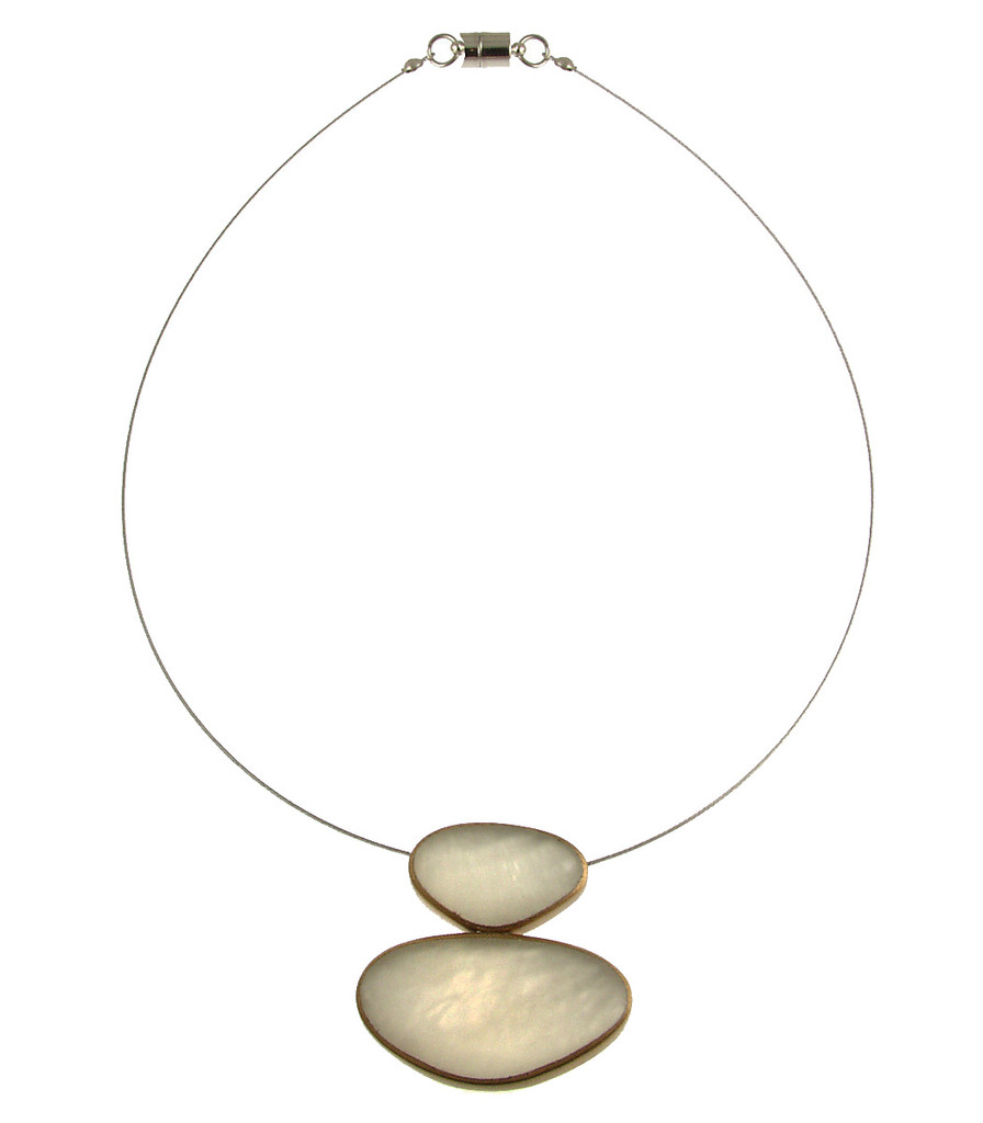 2233-8 - TWO TONE PEBBLE PENDANT - 17" WHITE/GOLD