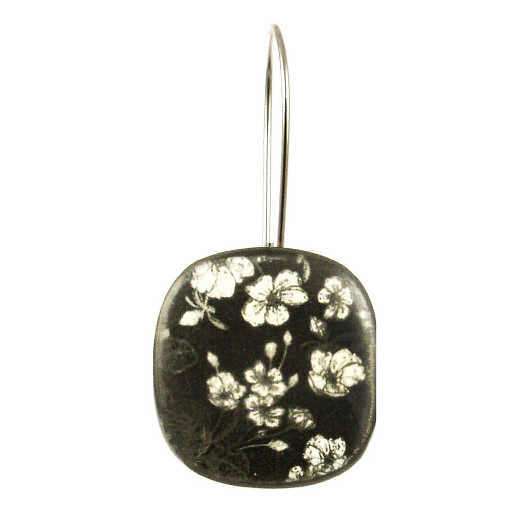 118-8 - ROUNDED SQUARE BLACK/WHITE APPLE BLOSSOM EARRING - 1.5"