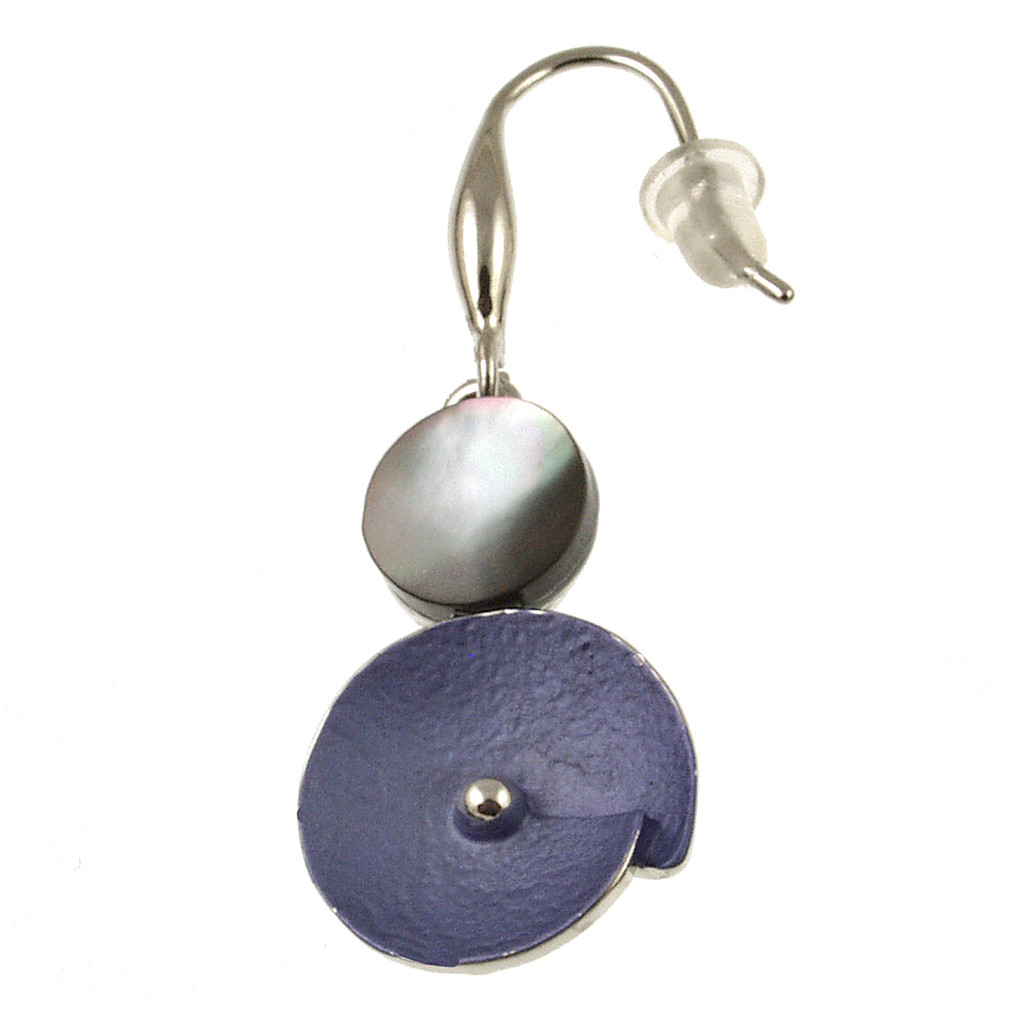 7095-3 - PURPLE/BLACK SHELL EARRING 
