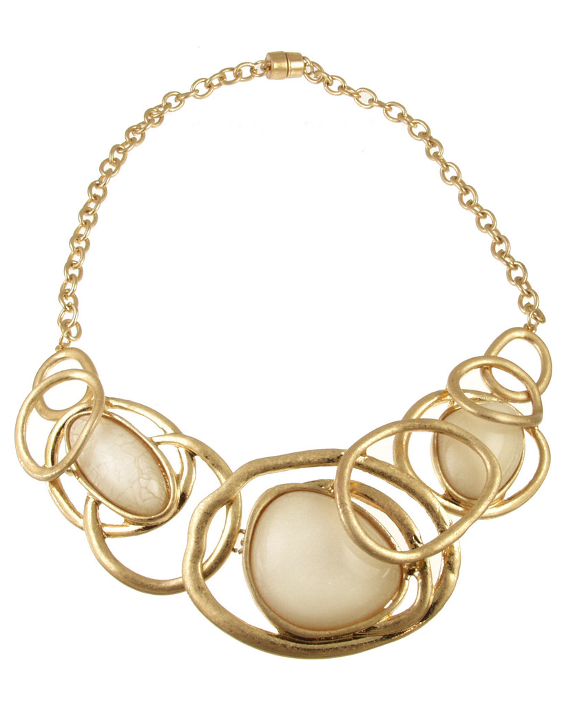 7572-2 - ANTIQUE GOLD/CREAM RESIN LAYERED OVAL NECKLACE - 18"