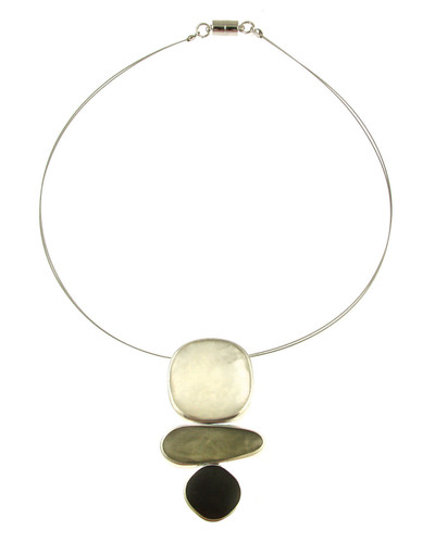 4222-8 - 3PCE.  MAGNETIC CLASP DROP PENDANT - 17" WHITE/S.GREY/CHARCOAL