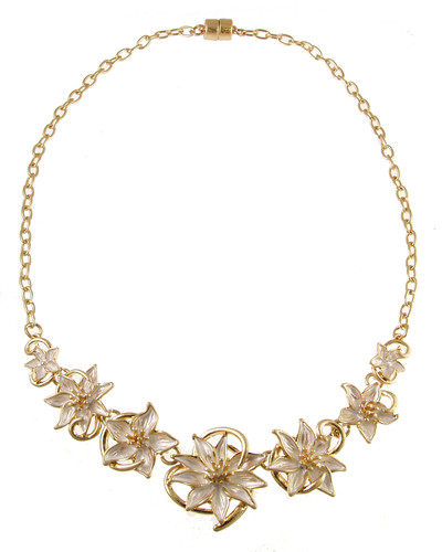 8188-8 - MATTE GOLD/WHITE FLOWER NEKCLACE - 18"
