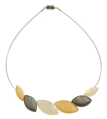 884-7 - RESIN LEAF NECKLACE - GOLD COMBINATION - 18"