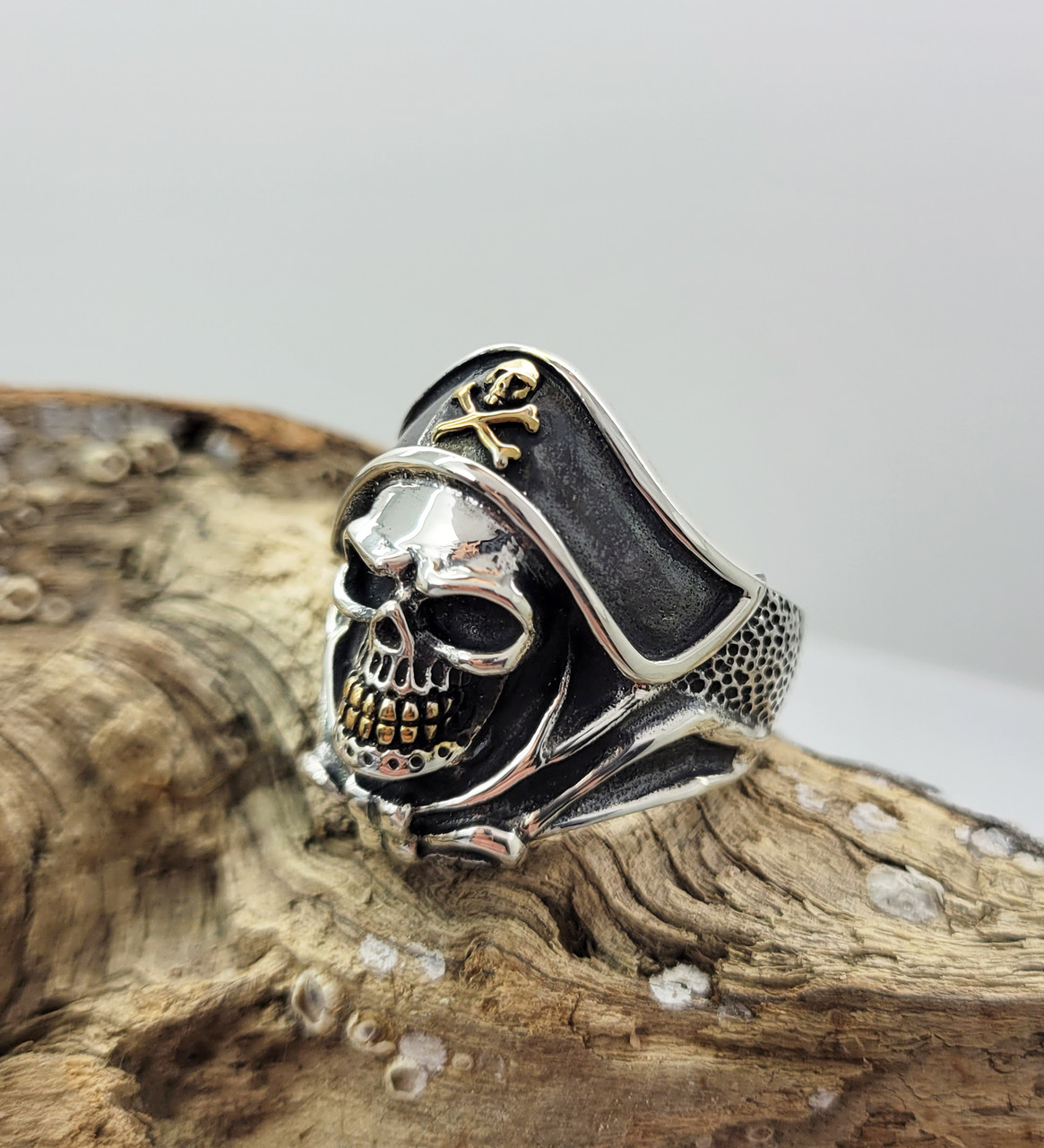 Pirate Skull Captain Crossbones Ring in Sterling Silver 925 and 18k Gold