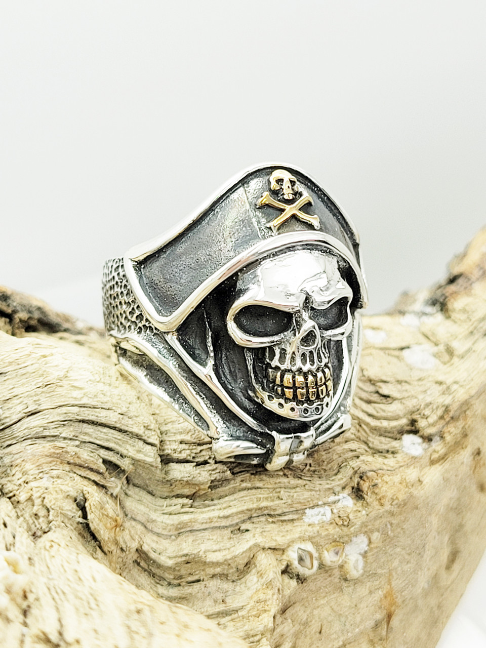 Pirate Skull Captain Crossbones Ring in Sterling Silver 925 and 18k Gold