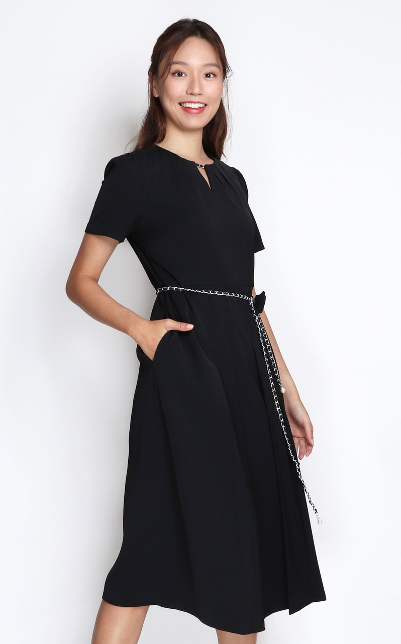 Chain Keyhole Dress - Black | Singapore Online Work Dresses | ALYSSANDRA