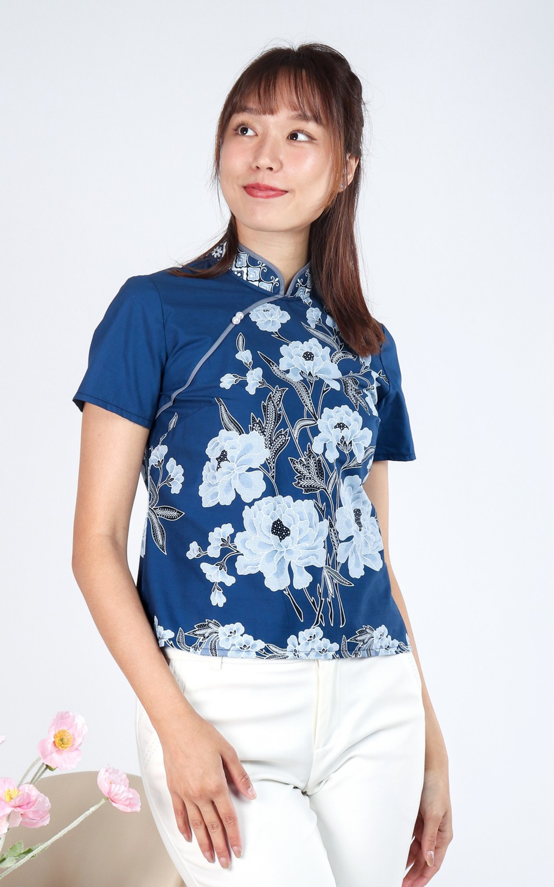 Peony Batik Cheongsam Top - Navy