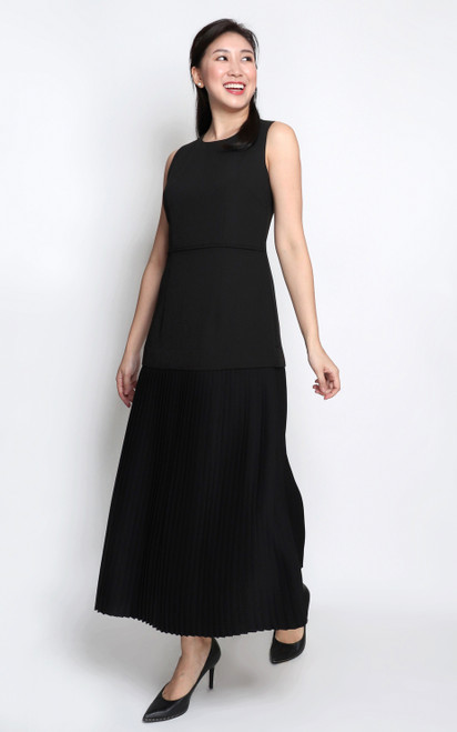 Pleated maxi dress black Clearance