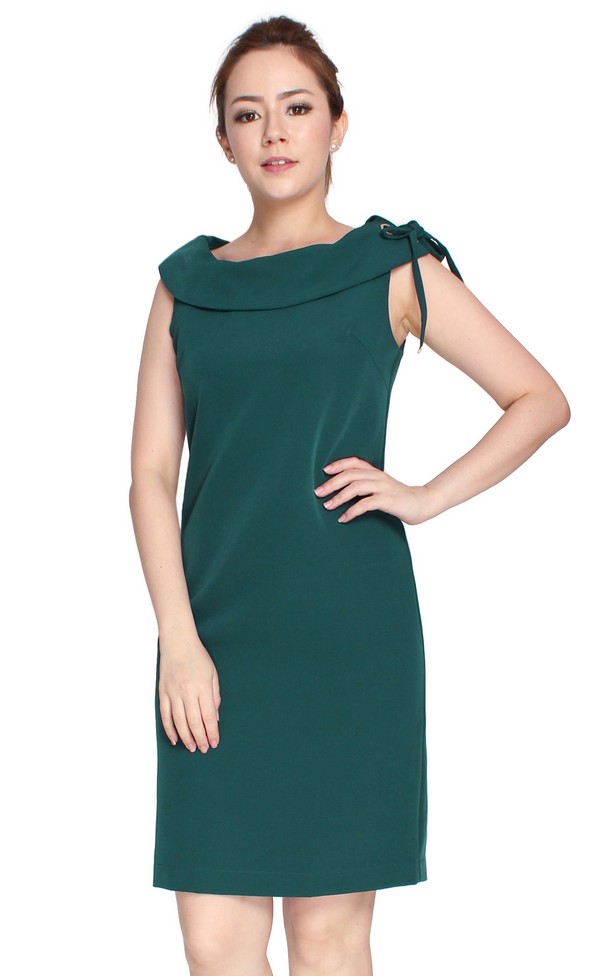 その他 ~ Chalotte + Green Hand-made Dress ~ Green cowl kaftan dress with neckpiece - set of two by Miar