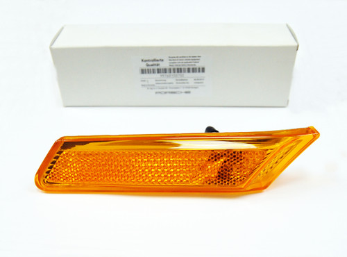 NEW OEM PORSCHE 911 CARRERA GT3 SIDE MARKER LIGHT 99763103702 LEFT