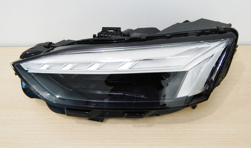LED headlight with matrix beam 8W6941039